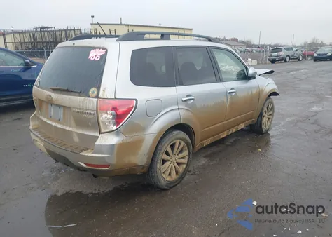 2013 Subaru Forester 2.5X Premium z USA, uszkodzony, nr VIN JF2SHADC2DG417873